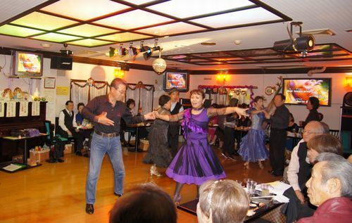 20121124ダンス忘年会-3-500.jpg