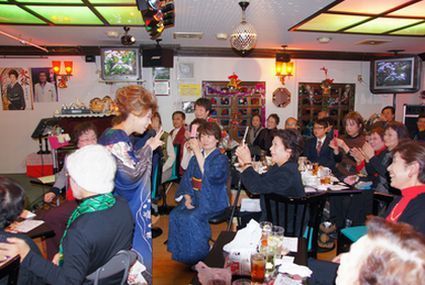 長保有紀ライブショーうわさ雨カラオケダンス赤と黒420.jpg